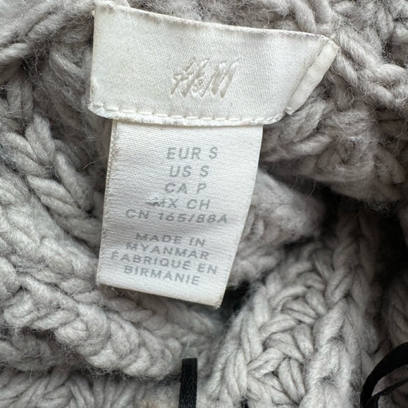 H&M Mock Neck Sweater - Picture 7 of 7